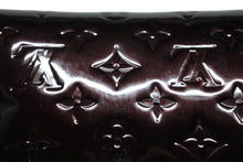 Load image into Gallery viewer, 極美品 LOUIS VUITTON ルイヴィトン サンセット ブルーバード ワンショルダーバッグ M93542 モノグラム ヴェルニ アマラント 中古 4b011390