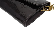 Load image into Gallery viewer, 極美品 LOUIS VUITTON ルイヴィトン サンセット ブルーバード ワンショルダーバッグ M93542 モノグラム ヴェルニ アマラント 中古 4b011390