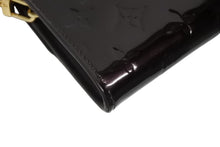 Load image into Gallery viewer, 極美品 LOUIS VUITTON ルイヴィトン サンセット ブルーバード ワンショルダーバッグ M93542 モノグラム ヴェルニ アマラント 中古 4b011390