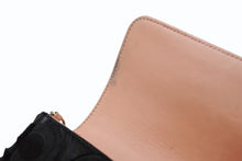 Load image into Gallery viewer, CHANEL シャネル イーストウェスト シングル マトラッセ 6番台 ブラック ハラコ ゴールド金具 美品 中古 4b011413