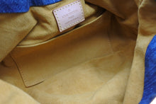 Load image into Gallery viewer, LOUIS VUITTON ルイヴィトン プリーティ ハンドバッグ M95020 モノグラム デニム レザー ブルー ゴールド金具 美品 中古 4b011416