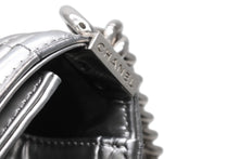 Load image into Gallery viewer, CHANEL シャネル BOY CHANEL ボーイシャネル チェーンショルダーバッグ 16番台 ココマーク カーフスキン シルバー 美品 中古 4b011375