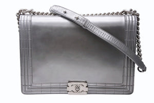 CHANEL シャネル BOY CHANEL ボーイシャネル チェーンショルダーバッグ 16番台 ココマーク カーフスキン シルバー 美品 中古 4b011375