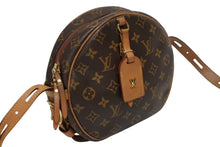 Load image into Gallery viewer, LOUIS VUITTON ルイヴィトン ボワット シャポー スープルMM ショルダーバッグ M45647 モノグラム ブラウン PVC ヌメ革 美品 中古 4b011354