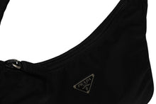 Load image into Gallery viewer, 極美品 PRADA プラダ ホーボー ハンドバッグ MV515 トライアングルロゴ 三角ロゴプレート ナイロン ブラック 中古 4b011423