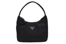 Load image into Gallery viewer, 極美品 PRADA プラダ ホーボー ハンドバッグ MV515 トライアングルロゴ 三角ロゴプレート ナイロン ブラック 中古 4b011423