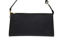 Load image into Gallery viewer, 極美品 LOUIS VUITTON ルイヴィトン ポシェット アクセソワール アクセサリーポーチ M52952 エピ レザー ブラック 美品 中古 4b011389