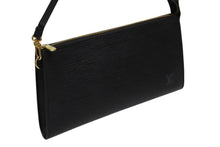 Load image into Gallery viewer, 極美品 LOUIS VUITTON ルイヴィトン ポシェット アクセソワール アクセサリーポーチ M52952 エピ レザー ブラック 美品 中古 4b011389