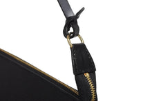 Load image into Gallery viewer, 極美品 LOUIS VUITTON ルイヴィトン ポシェット アクセソワール アクセサリーポーチ M52952 エピ レザー ブラック 美品 中古 4b011389