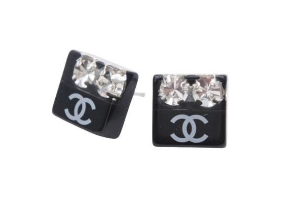 極美品 CHANEL シャネル ココマーク ピアス 重量約2.7g 05P刻印 アクリル ラインストーン ブラック 両耳用 中古 61718