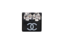 Load image into Gallery viewer, 極美品 CHANEL シャネル ココマーク ピアス 重量約2.7g 05P刻印 アクリル ラインストーン ブラック 両耳用 中古 61718