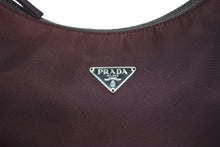 Load image into Gallery viewer, PRADA プラダ ホーボー ワンショルダーバッグ MV519 ナイロン ボルドー トライアングルロゴ シルバー金具 美品 中古 4b011426