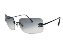 Load image into Gallery viewer, 極美品 CHANEL シャネル リムレス サングラス 4017-D c.170/8G サイズ62□17 120 ココマーク ラインストーン ブラック 中古 4b011510