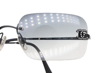 Load image into Gallery viewer, 極美品 CHANEL シャネル リムレス サングラス 4017-D c.170/8G サイズ62□17 120 ココマーク ラインストーン ブラック 中古 4b011510