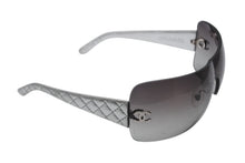 Load image into Gallery viewer, CHANEL シャネル リムレス サングラス アイウェア サイズ120 ココマーク ブラック 美品 中古 4b011514