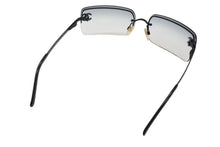 Load image into Gallery viewer, CHANEL シャネル リムレス サングラス 4104 B 101 8G サイズ62□ 15 120 ココマーク ブラック 美品 中古 4b011518