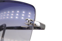 Load image into Gallery viewer, CHANEL シャネル リムレス サングラス アイウェア サイズ53◻︎16 120 ココマーク ブルー 美品 中古 4b011521