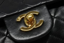 Load image into Gallery viewer, 極美品 CHANEL シャネル マトラッセ23 Wフラップ Wチェーンショルダーバッグ 1番台 ラムスキン ココマーク ブラック 中古 4b011437