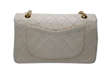 Load image into Gallery viewer, CHANEL シャネル マトラッセ23 Wフラップ Wチェーンショルダーバッグ 2番台 ラムスキン ココマーク ベージュ ゴールド金具 美品 中古 4b011543