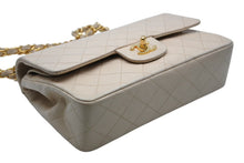 Load image into Gallery viewer, CHANEL シャネル マトラッセ23 Wフラップ Wチェーンショルダーバッグ 2番台 ラムスキン ココマーク ベージュ ゴールド金具 美品 中古 4b011543