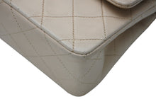 Load image into Gallery viewer, CHANEL シャネル マトラッセ23 Wフラップ Wチェーンショルダーバッグ 2番台 ラムスキン ココマーク ベージュ ゴールド金具 美品 中古 4b011543