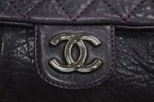 Load image into Gallery viewer, CHANEL シャネル マトラッセ ココマーク シワ加工 ショルダーバッグ 12番台 レザー パープル シルバー金具 美品 中古 4b011546