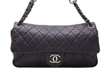 Load image into Gallery viewer, CHANEL シャネル マトラッセ ココマーク シワ加工 ショルダーバッグ 12番台 レザー パープル シルバー金具 美品 中古 4b011546