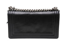 Load image into Gallery viewer, CHANEL シャネル BOY CHANEL ボーイシャネル チェーンショルダーバッグ 15番台 カーフレザー ココマーク ブラック 美品 中古 4b011547