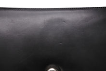 Load image into Gallery viewer, CHANEL シャネル BOY CHANEL ボーイシャネル チェーンショルダーバッグ 15番台 カーフレザー ココマーク ブラック 美品 中古 4b011547