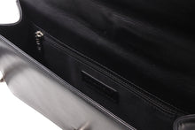 Load image into Gallery viewer, CHANEL シャネル BOY CHANEL ボーイシャネル チェーンショルダーバッグ 15番台 カーフレザー ココマーク ブラック 美品 中古 4b011547