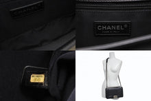 Load image into Gallery viewer, CHANEL シャネル BOY CHANEL ボーイシャネル チェーンショルダーバッグ 15番台 カーフレザー ココマーク ブラック 美品 中古 4b011547