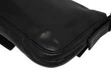 Load image into Gallery viewer, FENDI フェンディ マンマバケット ワンショルダーバッグ ブラック レザー シルバー金具 美品 中古 4b011548