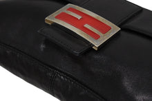 Load image into Gallery viewer, FENDI フェンディ マンマバケット ワンショルダーバッグ ブラック レザー シルバー金具 美品 中古 4b011548