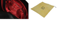 Load image into Gallery viewer, FENDI フェンディ マンマバケット ワンショルダーバッグ ブラック レザー シルバー金具 美品 中古 4b011548