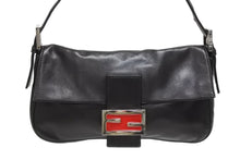 Load image into Gallery viewer, FENDI フェンディ マンマバケット ワンショルダーバッグ ブラック レザー シルバー金具 美品 中古 4b011548