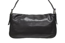 Load image into Gallery viewer, FENDI フェンディ マンマバケット ワンショルダーバッグ ブラック レザー シルバー金具 美品 中古 4b011548