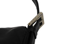 Load image into Gallery viewer, FENDI フェンディ マンマバケット ワンショルダーバッグ ブラック レザー シルバー金具 美品 中古 4b011548