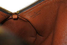 Load image into Gallery viewer, LOUIS VUITTON ルイヴィトン パピヨン30 ハンドバッグ M51365 旧型 モノグラムキャンバス ブラウン 美品 中古 4b011569