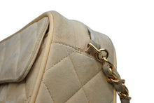 Load image into Gallery viewer, CHANEL シャネル チェーンショルダーバッグ 2番台 ココマーク スウェード ベージュ フリンジ ゴールド金具 美品 中古 4b011576