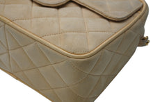 Load image into Gallery viewer, CHANEL シャネル チェーンショルダーバッグ 2番台 ココマーク スウェード ベージュ フリンジ ゴールド金具 美品 中古 4b011576
