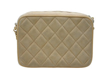 Load image into Gallery viewer, CHANEL シャネル チェーンショルダーバッグ 2番台 ココマーク スウェード ベージュ フリンジ ゴールド金具 美品 中古 4b011576