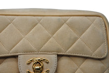 Load image into Gallery viewer, CHANEL シャネル チェーンショルダーバッグ 2番台 ココマーク スウェード ベージュ フリンジ ゴールド金具 美品 中古 4b011576