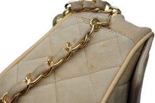 Load image into Gallery viewer, CHANEL シャネル チェーンショルダーバッグ 2番台 ココマーク スウェード ベージュ フリンジ ゴールド金具 美品 中古 4b011576