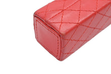 Load image into Gallery viewer, 極美品 CHANEL シャネル リップスティックケース AP2192 31番台 ココマーク カーフスキン レッド ゴールド金具 中古 4b011580