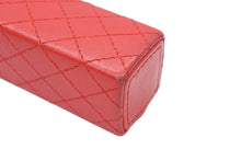Load image into Gallery viewer, 極美品 CHANEL シャネル リップスティックケース AP2192 31番台 ココマーク カーフスキン レッド ゴールド金具 中古 4b011580
