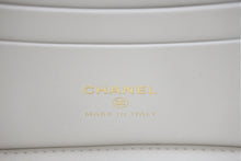 Load image into Gallery viewer, 極美品 CHANEL シャネル チェーンショルダー ヴァニティバッグ AP3017 ランダム番台 ココマーク キャビアスキン トップハンドル 中古 4b011585