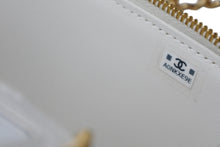 Load image into Gallery viewer, 極美品 CHANEL シャネル チェーンショルダー ヴァニティバッグ AP3017 ランダム番台 ココマーク キャビアスキン トップハンドル 中古 4b011585