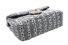 Load image into Gallery viewer, 極美品 CHANEL シャネル ミニマトラッセ20 チェーンショルダーバッグ AS4384 ランダム番台 ココマーク ツイード ゴールド金具 中古 4b011588