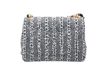 Load image into Gallery viewer, 極美品 CHANEL シャネル ミニマトラッセ20 チェーンショルダーバッグ AS4384 ランダム番台 ココマーク ツイード ゴールド金具 中古 4b011588
