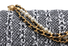 Load image into Gallery viewer, 極美品 CHANEL シャネル ミニマトラッセ20 チェーンショルダーバッグ AS4384 ランダム番台 ココマーク ツイード ゴールド金具 中古 4b011588